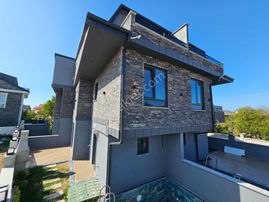 4+1 Müstakil Havuzlu, Denize Yürüme Mesafesinde Ön Cephe Villa