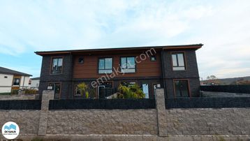 Sakarya Karasu Da Havuz Ve Bahçe Keyfi, Merkezde Köşe Parsel Dubleks Müstakil Ev!