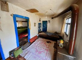 Küçükyeni Mah.950m² Arsalı Ahşap Ev Ve İki Adet Tarla Satılık