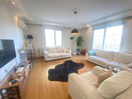 Buca Fırat Mah Migros Yakını Acil Satılık Ara Kat 3+1 Köşe Daire