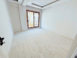 Emlak Center'dan Muradiye 23 Nisan Parkı Civarında Satılık 2+1