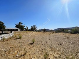 Menderes Yeniköy'de Takasa Açık 4.5 Dönüm Fırsat Arazi Yolu Açık