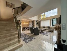 Sapanca Kırkpınar'da Satılık Havuzlu, Eşyalı Lüks 4+1 Villa