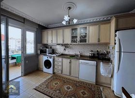 Avsallar Merkezinde Deniz Manzaralı Satılık 2+1 Eşyalı Düz Daire