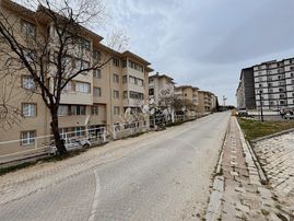 Söğüt Seramik Evlerin'de Manzaralı Geniş Satılık Daire