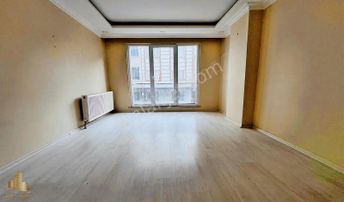 Bahçeşehir Mobilyacılar Sitesi Karşısı 2+1 Satılık Fırsat Daire