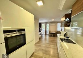 Alanya Cleopatra'da Denize Sıfır 1+1 Kiralık Daire