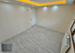 Zeki Emlak'tan Muradiye'de Geniş, Ferah Satılık 2+1 Daire