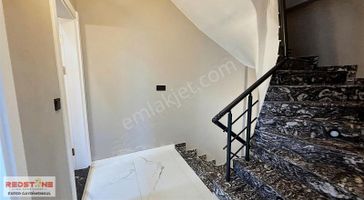 Kocaali'de Geniş Müstakil Bahçeli,ısıtmalı Havuzlu 4+1 Lüx Villa