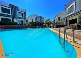 Güzelçamlı'da Tek Müstakil 3+1 Havuzlu Villa