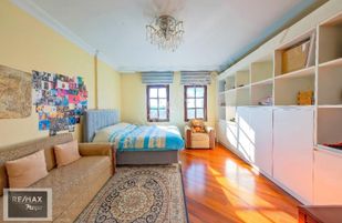 Remax7tepe'den Şehir Manzaralı Kapalı Havuzlu Satılık Villa