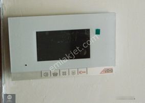 İstanbul Avcılar - Esenyurt Doğan Araslı Bulvarı, Atatürk Stadı Arkası. Önü Açık. Kiralık 3+1