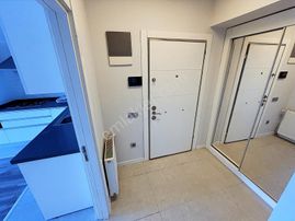 Bornova Goldiva Kuzey'de Katlanır Cam Balkonlu 2+1 Kiralık Daire