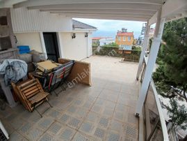 Asansörlü Denize 80 Metre Mesafede Tripleks 4+1 Villa