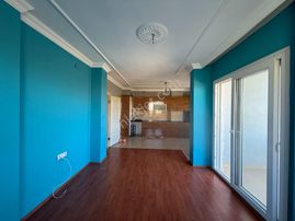 Seferihisar İzmir Caddesi Üzerinde Yeşil Alan Cepheli • Satılık 3+1 Daire