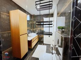 Merkezi Konumda Ful Deniz Manzaralı Süper Lüks Eşyalı 1+1 Daire