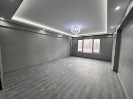 Feridunçelikte 4+1 Sıfır Caddeye Yakın Balkonlu Giriş Kat Hilal Emlaktan