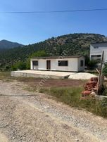 Korkuteli Bayatbademlerinde Muhteşem Lokasyonda Yazlık Ev