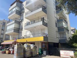 Konyaaltı Liman'da Denize Yürüme Mesafesinde Satılık 2+1 Daire