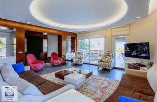 Urla Çeşmealtında Deniz Manzaralı Villa