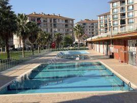 Petkimparkta Satılık Eşyalı 1+1 Daire