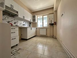 Pursaklar Mehmet Zengin Emlak'tan Yunus Emre Mah.de , Asansörlü, Ara Katta 3+1 Daire