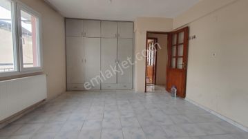 Çiğli Ataşehir'de Merkezi Lokasyonda 2+1 Kiralık Daire Cb-ph