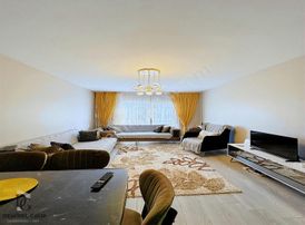 Metrobüse 5 Dk Güvenlikli + Havuzlu 75m2 1+1 Site İçi Daire !