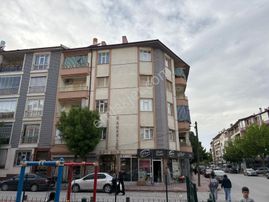 Sarıyakup Mh Büyükkumköprü Cadde Cepheli Geniş 3+1 Satılık Daire