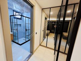 Kuşadası Davutlar Satılık Köşebaşı Tek Müstakil 5+1 Villa