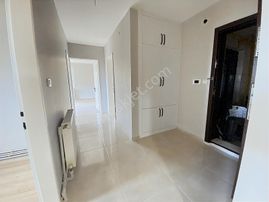 İzmir Çiğli Evka-5'te Kiralık 3+1 Daire Cb Ph