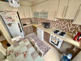 ⭐akçay Ay Emlak'tan⭐ Ön Cephe Şık Tasarımlı Havuzlu Lüks Sitede Ara Kat Satılık 2+1 Daire