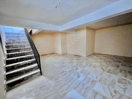 Karaköprü Doğukent 'de 2 Katlı Cadde Üstü 190 M² Kiralık Dükkan