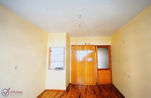 Lise Caddesi Üzerinde Fırsat 2+1 Kombili Fırsat Daire !!!