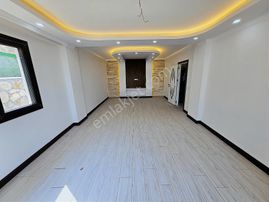 Yalova Yeni Mahallede Müstakil Otoparklı Bahçeli 4+1 Villa