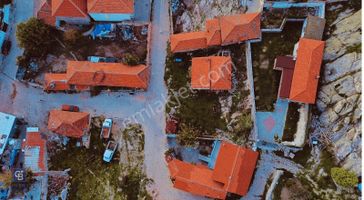 Foça Gerenköy'de Satılık 712 M2 Arsa