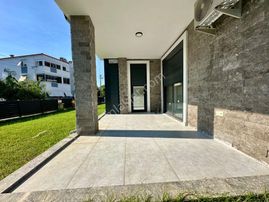 ✨akçay Ay Emlaktan✨narlı'da Denize 1 Sokak Geniş Deniz Ve Dağ Manzaralı Teraslı Satılık 4+1 Villa