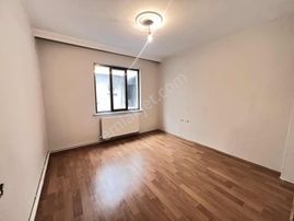 Kiralık 2+1 Temiz Bakımlı Ve Geniş Daire