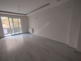 Yıldıztepe Hürriyet Caddesi Üzeri 3+1 Doğalgazlı Klimalı Lüks Daire