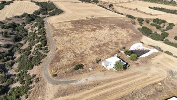 Denizli Çal Karapınarda Elektrik Su Sorunu Olmayan Uygun Arsa