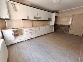 Sahra Emlaktan Yenikent Toki Yüksel Koleji Yanı Kiralık Daire