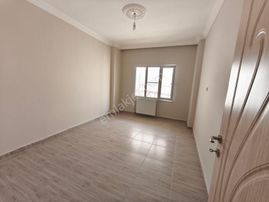 Sahra Emlaktan Yenikent Toki Yüksel Koleji Yanı Kiralık Daire