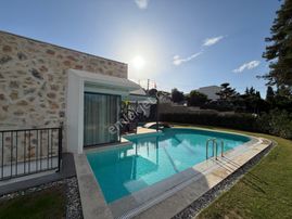 Bodrum 'da Satılık Bitez’in Kalbinde 5+2 Tam Müstakil Havuzlu Villa