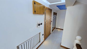 Karşıyaka, Bostanlı' Da Full Yapılı 5+1 Satılık Dubleks Daire