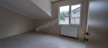 Başiskele Yeşilyurt Mahallesinde 2+1 Satılık Çatı Dubleks Daire