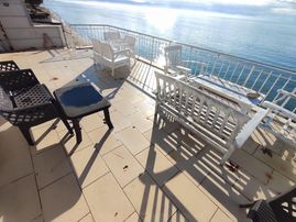 Kardeşten Akçay Yenimahallede Denize Sıfır 5+1 Müstakil Ev