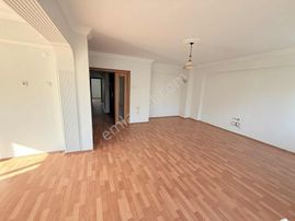 İnönü Cadde Üzeri 3+1 Bakımlı Arakat Full Deniz Ve Cadde Manzara