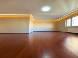 Güzel City'den Umut Sitesinde 3 Balkonlu Satılık 3+1 164m² Daire