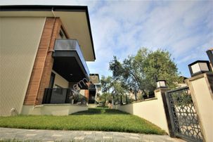 Venüs'den, Tahtakuşlar'da Plaja 500 M Özel Tasarım 4+1 Müstakil