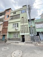 Seyhan Narlıca Mah. Satılık 3 Katlı Müstakil Ev